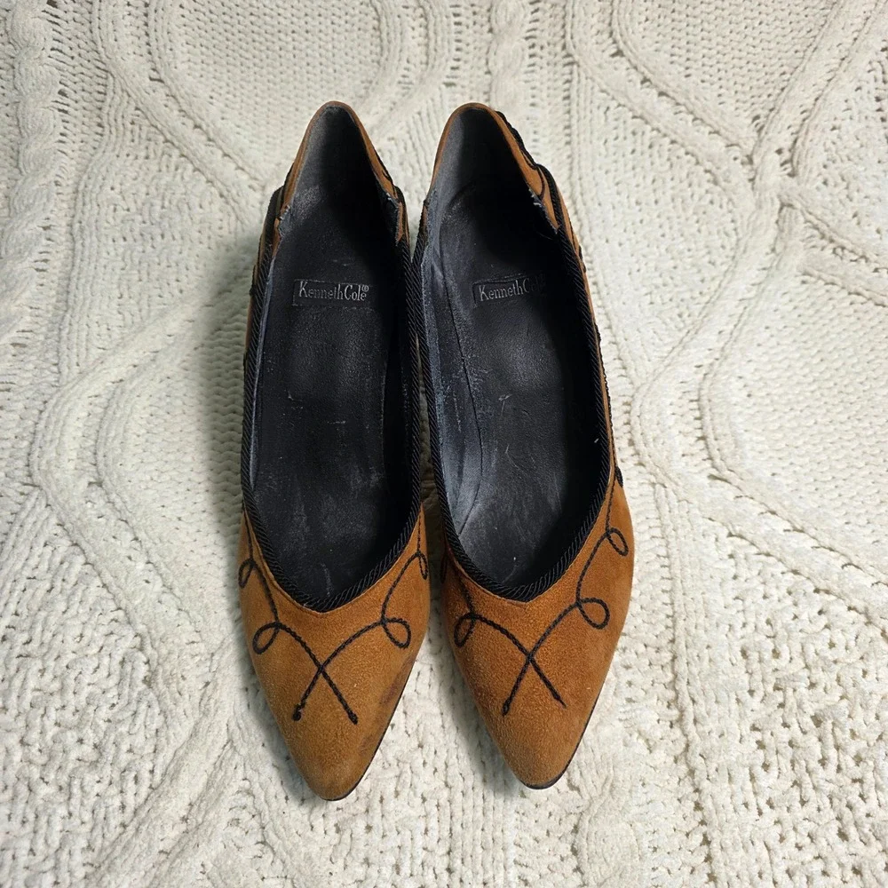 VINTAGE Kenneth Cole Pumps Tan Suede Embroidered Tassel Stiletto Womens‎ 6.5B